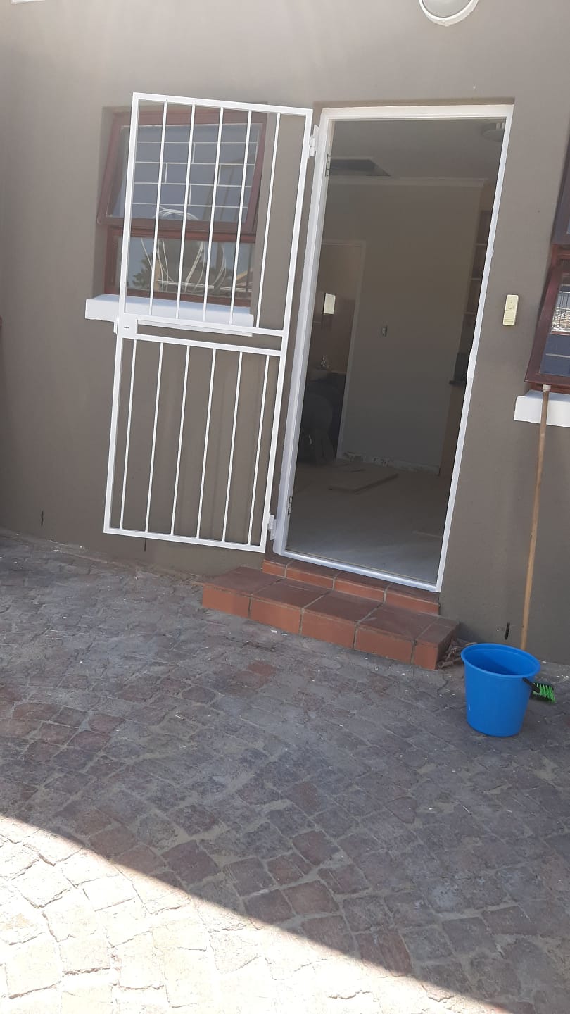 2 Bedroom Property for Sale in Jagtershof Western Cape